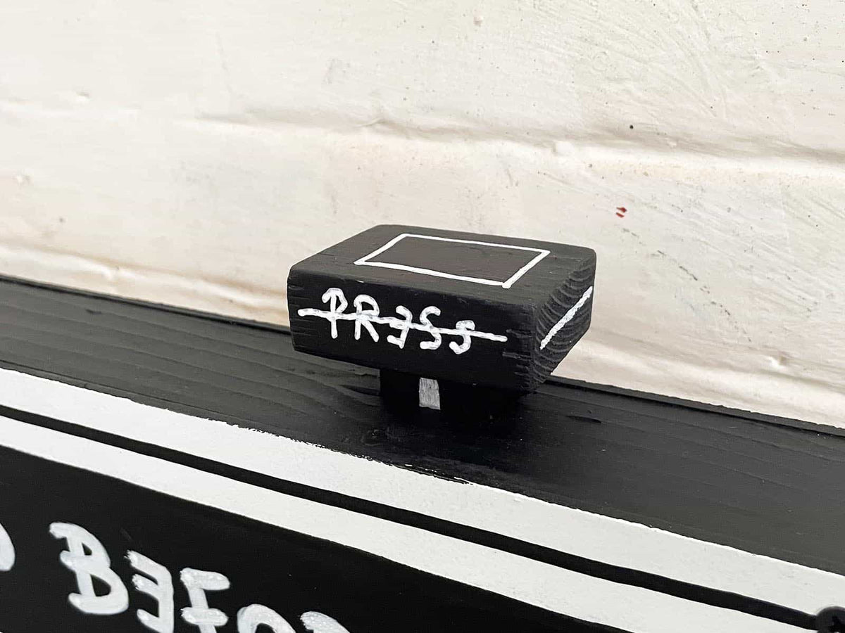 CAPTURE UFO BEFORE YOU MISS YOUR CHANCE – Interactive Painting